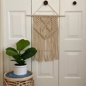 Macrame wall hanging